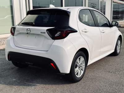 Mazda 2 Hybrid 1.5 vvt full hybrid electric Centre Line Bianco usata Padova