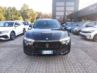 Maserati Levante V6 Diesel 275 CV AWD Nerissimo Edition Nero usata Cassino