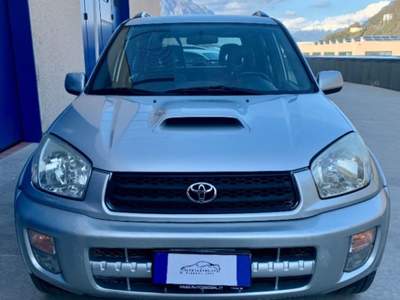 Toyota RAV4 RAV4 2.0 Tdi D-4D cat 5 porte Sol Argento usata Pisogne
