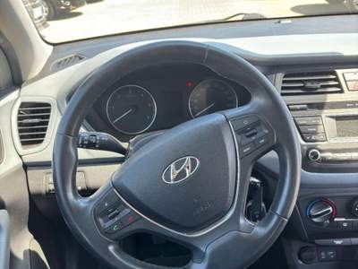 Hyundai i20  1.1 CRDi 12V 5p. Comfort Bianco usata Fasano
