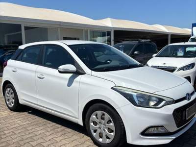Hyundai i20  1.1 CRDi 12V 5p. Comfort Bianco usata Fasano