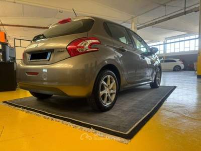Peugeot 208 Peugeot 208 1.4 hdi 8v Access 5p Beige usata Pontirolo Nuovo