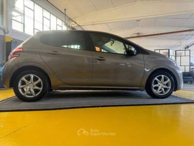 Peugeot 208 Peugeot 208 1.4 hdi 8v Access 5p Beige usata Pontirolo Nuovo