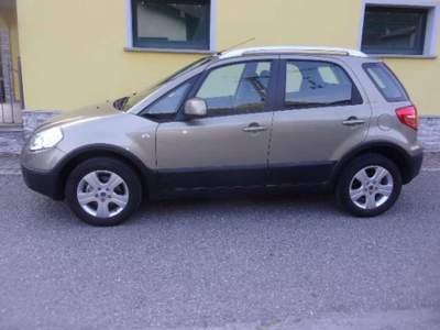 Fiat Sedici 1.6 16v Emotion 4x4 107cv-99.000 km !!! Bronzo usata Samolaco