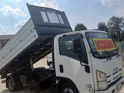 Isuzu NPR/NKR RIBALTABILE CON GANCIO TRAINO Bianco usata Mozzo