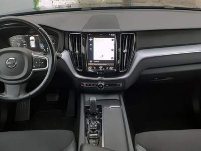 Volvo XC60 B4 MILD HYBRID MOMENTUM AWD MY 2020 Blu/Azzurro usata Ostuni