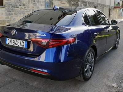 Alfa Romeo Giulia 2.2 Turbodiesel 136 CV AT8 Business Blu/Azzurro usata Ostuni