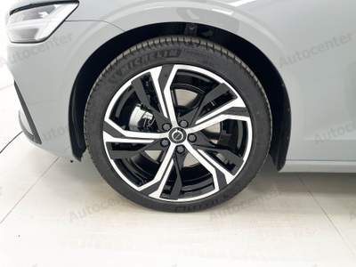 Volvo S60 B4 (b) automatico Plus Dark Grigio usata Bassano del Grappa