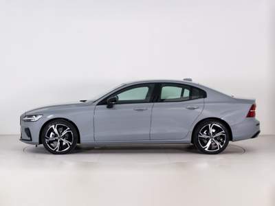 Volvo S60 B4 (b) automatico Plus Dark Grigio usata Bassano del Grappa