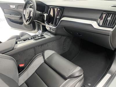 Volvo S60 B4 (b) automatico Plus Dark Grigio usata Bassano del Grappa