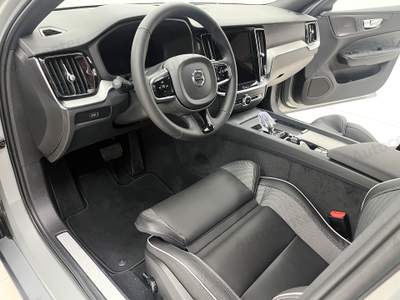 Volvo S60 B4 (b) automatico Plus Dark Grigio usata Bassano del Grappa
