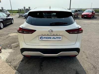 Nissan Qashqai MHEV 140 CV Business Bianco usata ALBAIRATE