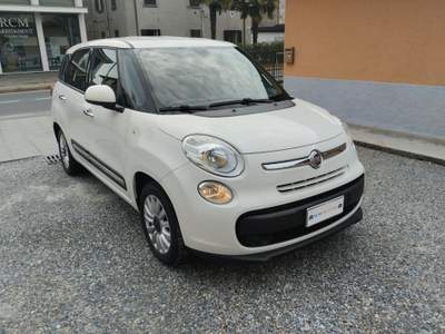 Fiat 500L Living 1.6 Multijet 105 CV Lounge Bianco usata Fino Mornasco