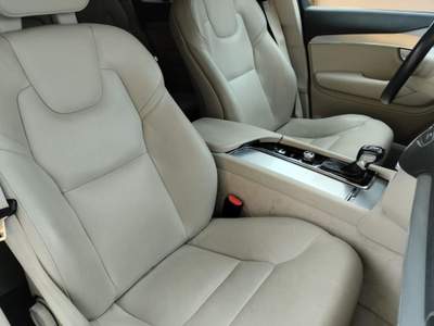 Volvo XC90 D4 Geartronic Momentum Nero usata Jerago con Orago