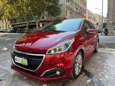 Peugeot 208 PureTech 82 5 porte Active Rosso usata Messina