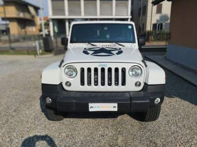 Jeep Wrangler Unlimited 2.8 CRD DPF Sahara Auto Bianco usata Jerago con Orago