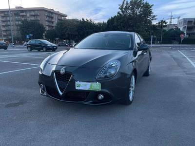 Alfa Romeo Giulietta 1.6 JTDm-2 105 CV Progression Grigio usata Lecce