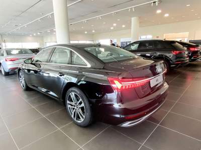 Audi A6 40 2.0 TDI quattro ultra S tronic Business Advance Nero usata Paruzzaro