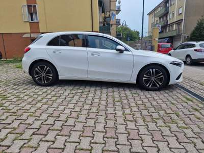 Mercedes-Benz Classe A 17‘’/ LED/ LUCE AMBIENTE/ CAMERA /KEYLESS Bianco usata Dolo