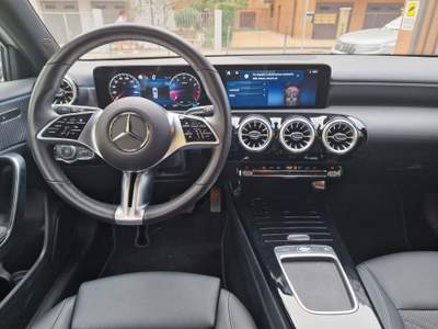 Mercedes-Benz Classe A 17‘’/ LED/ LUCE AMBIENTE/ CAMERA /KEYLESS Bianco usata Dolo
