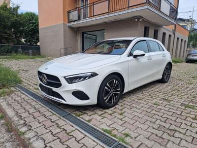 Mercedes-Benz Classe A 17‘’/ LED/ LUCE AMBIENTE/ CAMERA /KEYLESS Bianco usata Dolo Mercedes-Benz Classe A 17‘’/ LED/ LUCE AMBIENTE/ CAMERA /KEYLESS Bianco usata Dolo