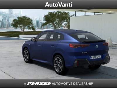BMW iX2 eDrive 20 MSport Blu/Azzurro usata Granarolo dell'Emilia