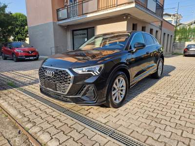 Audi Q3 18‘’/ MATRIX /CAM /KEYLESS/CARPLAY Nero usata Treviso