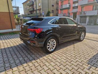 Audi Q3 18‘’/ MATRIX /CAM /KEYLESS/CARPLAY Nero usata Treviso