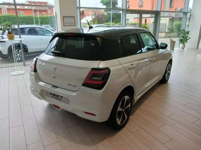Suzuki Swift 1.2 Hybrid Top Bianco usata SOLARO