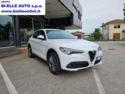 Alfa Romeo Stelvio 2.2 Turbodiesel 180 CV AT8 Q4 Business Bianco usata Monselice