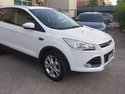 Ford Kuga 2.0 TDCI 163 CV 4WD Powershift Titanium Bianco usata Urbino