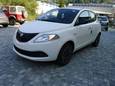 Lancia Ypsilon 1.0 FireFly 5 porte S&S Hybrid Oro Bianco usata COMO
