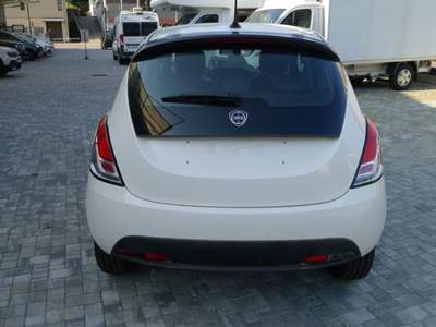 Lancia Ypsilon 1.0 FireFly 5 porte S&S Hybrid Oro Bianco usata COMO