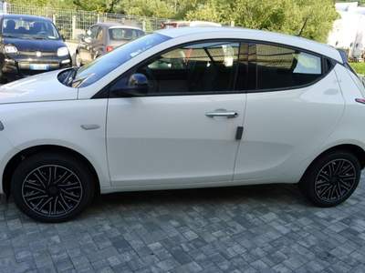 Lancia Ypsilon 1.0 FireFly 5 porte S&S Hybrid Oro Bianco usata COMO