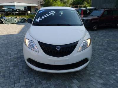 Lancia Ypsilon 1.0 FireFly 5 porte S&S Hybrid Oro Bianco usata COMO