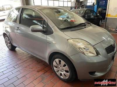 Toyota Yaris 1.4 D-4D 3p. Sol Grigio usata Roma