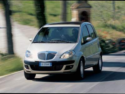 Lancia Musa 1.4 16v Platino Plus 100 dfn Grigio usata Cervignano del Friuli