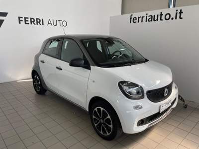 Smart ForFour 70 1.0 twinamic Passion Bianco usata Muggia