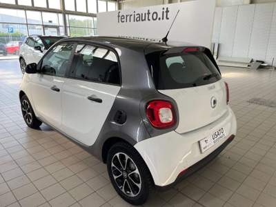 Smart ForFour 70 1.0 twinamic Passion Bianco usata Muggia