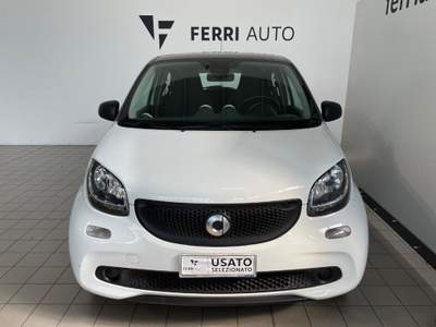 Smart ForFour 70 1.0 twinamic Passion Bianco usata Muggia