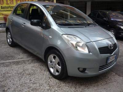 Toyota Yaris 1.3 5 porte Grigio usata Roma