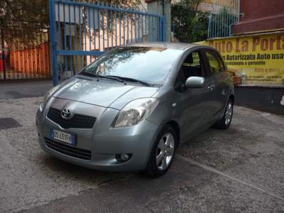 Toyota Yaris 1.3 5 porte Grigio usata Roma