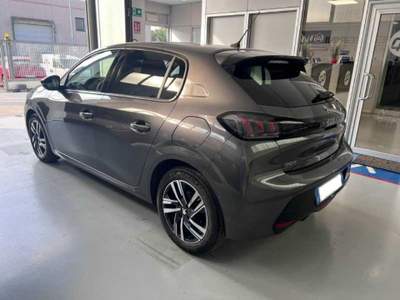 Peugeot 208 208 1.2 puretech Allure Pack s&amp;s 100cv usata Castenedolo