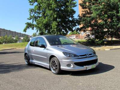 Peugeot 206 2.0 16V 3p. GT Grigio usata Latina