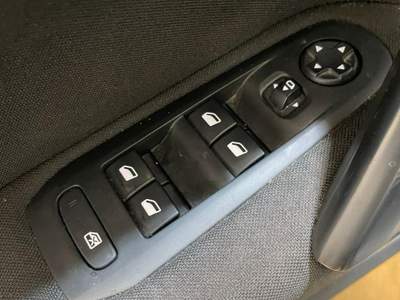 Peugeot 308 BlueHDi 130 S&S SW Active Nero usata ZEVIO