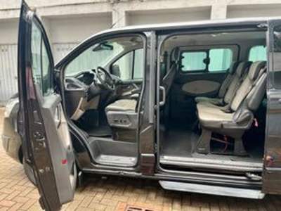 Ford Tourneo Custom modello Titanium Nero usata Milano