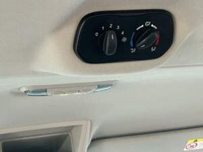 Ford Tourneo Custom modello Titanium Nero usata Milano