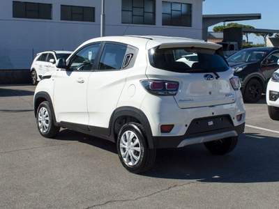 Mahindra KUV100 MAHINDRA 1.2 VVT K6+ ( NUOVO ) Bianco usata Fondi