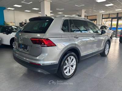 Volkswagen Tiguan 2.0 tdi Sport 4motion 150cv dsg TETTO apribile Bronzo usata Carlentini
