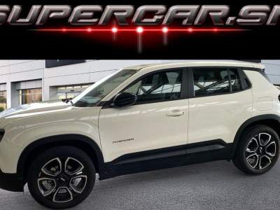Jeep Avenger ALTITUDE 1.2 18'' LED NAVI Bianco usata Rimini